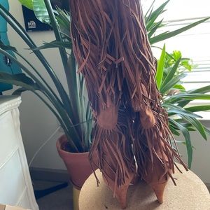 ✨✨✨✨Feeling Fringy!!!!!✨✨✨✨ Brown Charlotte Russe Fringe knee boots